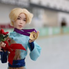 На льду Феликс Обитсу....Итоги соревнований по фигурному катанию среди кукол.