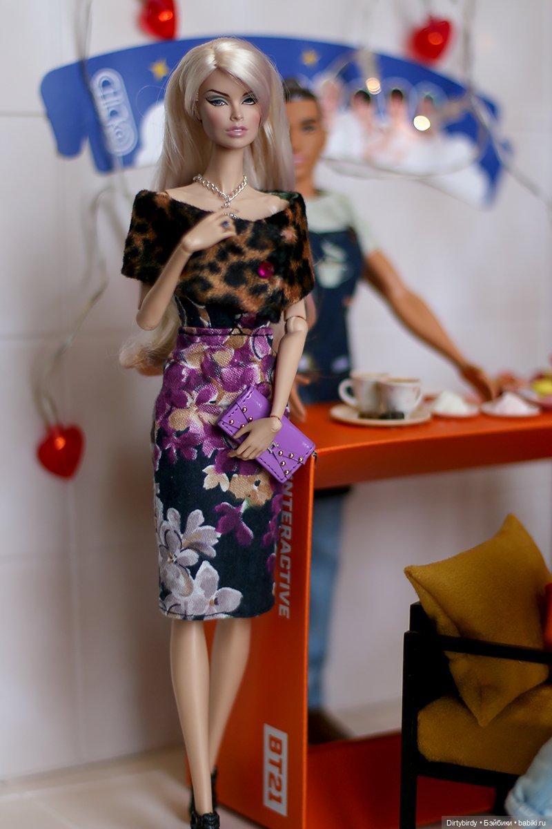 Новые встречи. Открытие кафе "У Фиби"