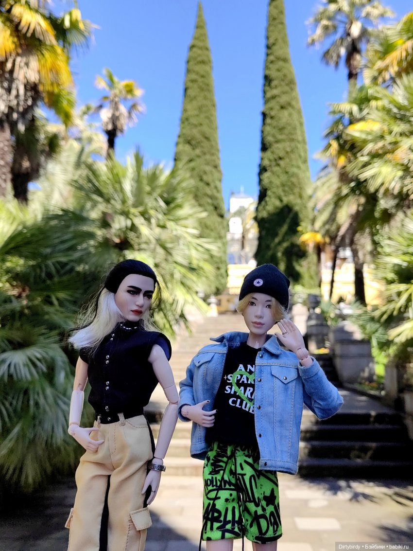 Два кипариса. Или придурки в Сочинском дендрарии