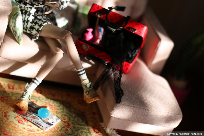 Я тебе не куколка! Путаница в общаге