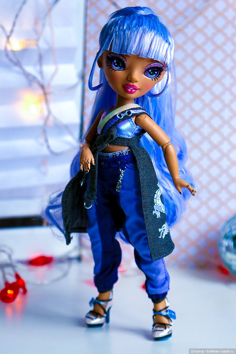 С чего начинается дружба Rainbow High