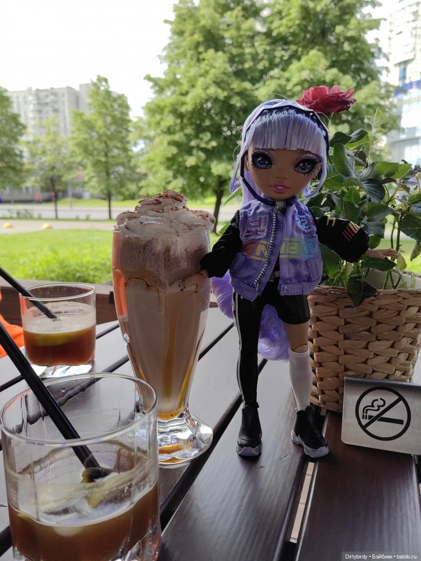 С чего начинается дружба Rainbow High