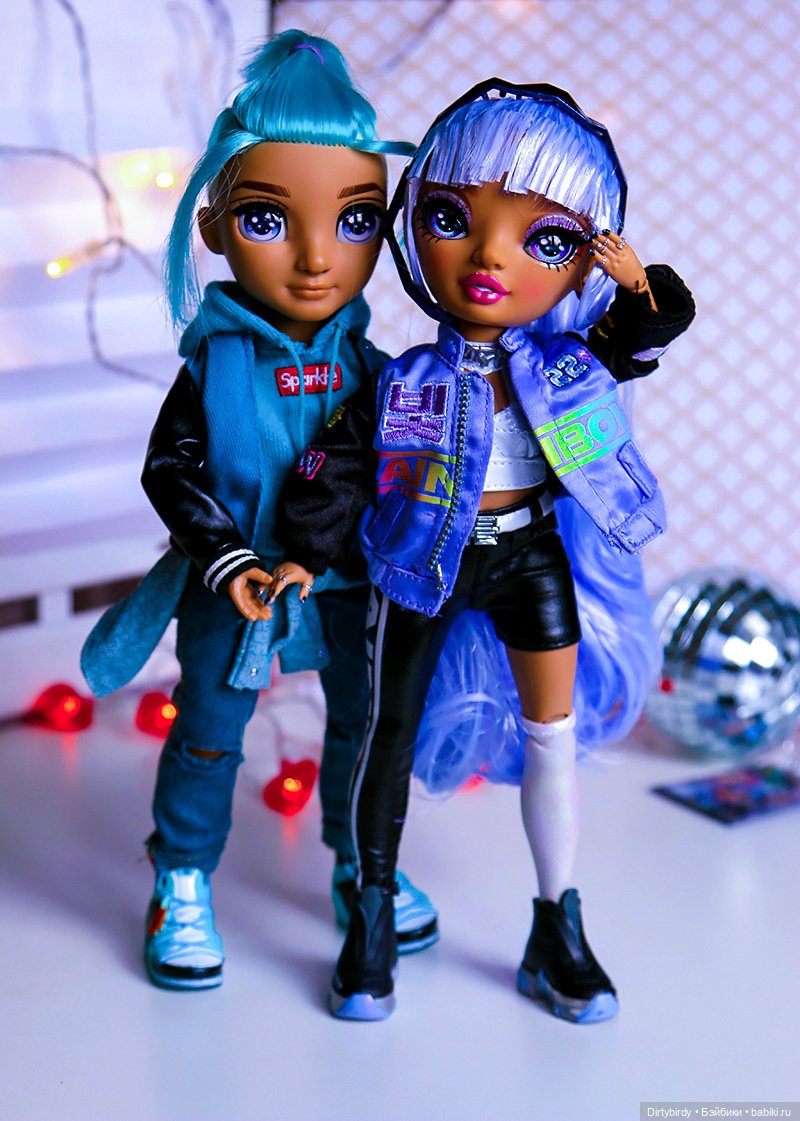 С чего начинается дружба Rainbow High