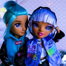 С чего начинается дружба Rainbow High