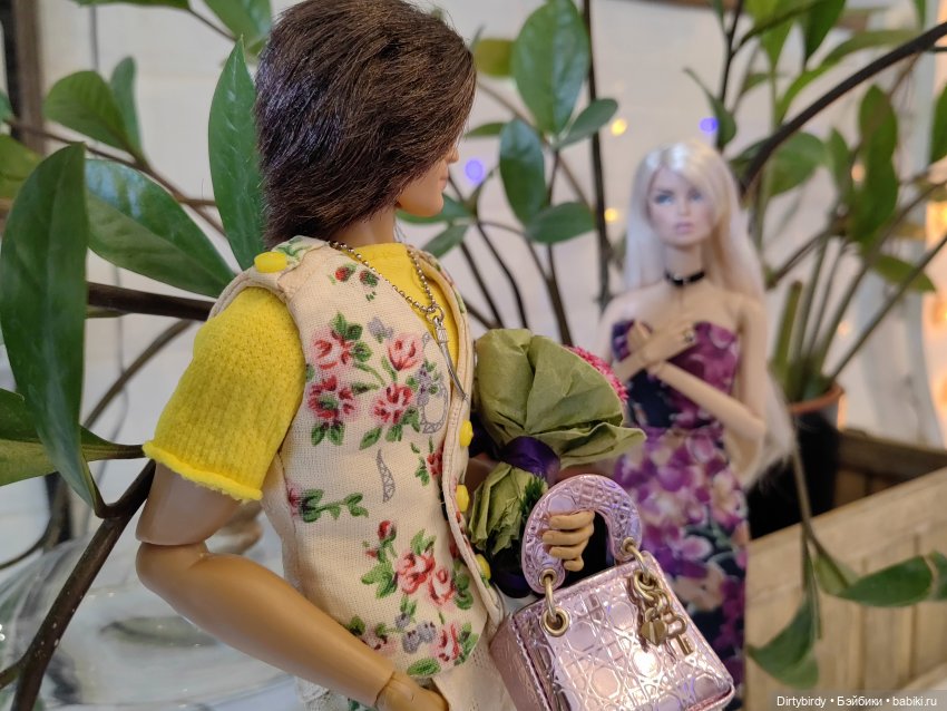 К нам приехал, к нам приехал... Серж