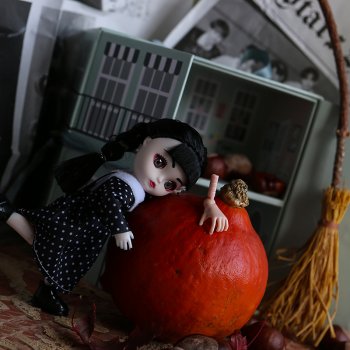 Венсдей и уборка