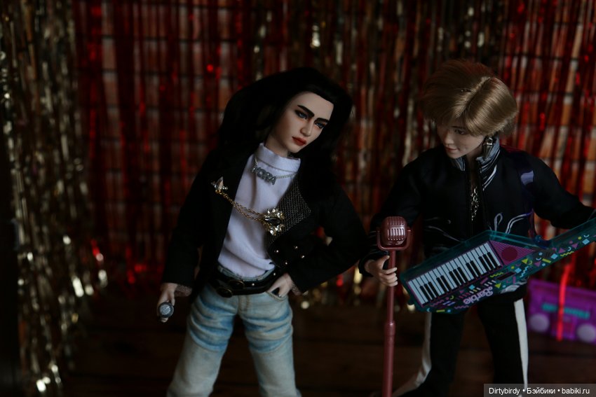 Дискотека 80-х или музыкальный подарок тётушкам от придурков