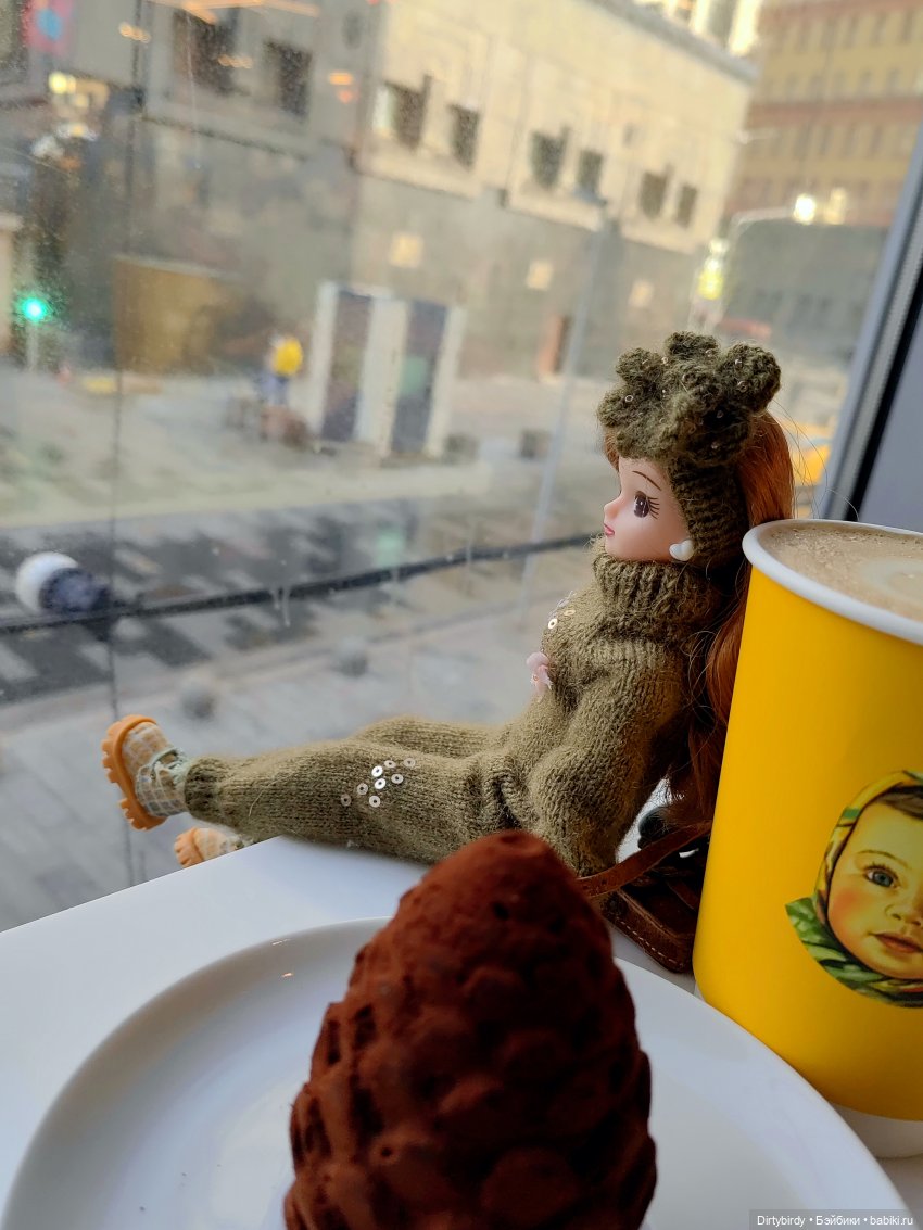 А из нашего окна площадь Красная видна