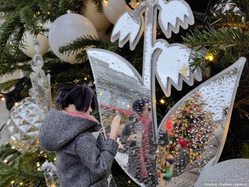 Как безумно богатый фанат k-pop в общагу ёлочку выбирал