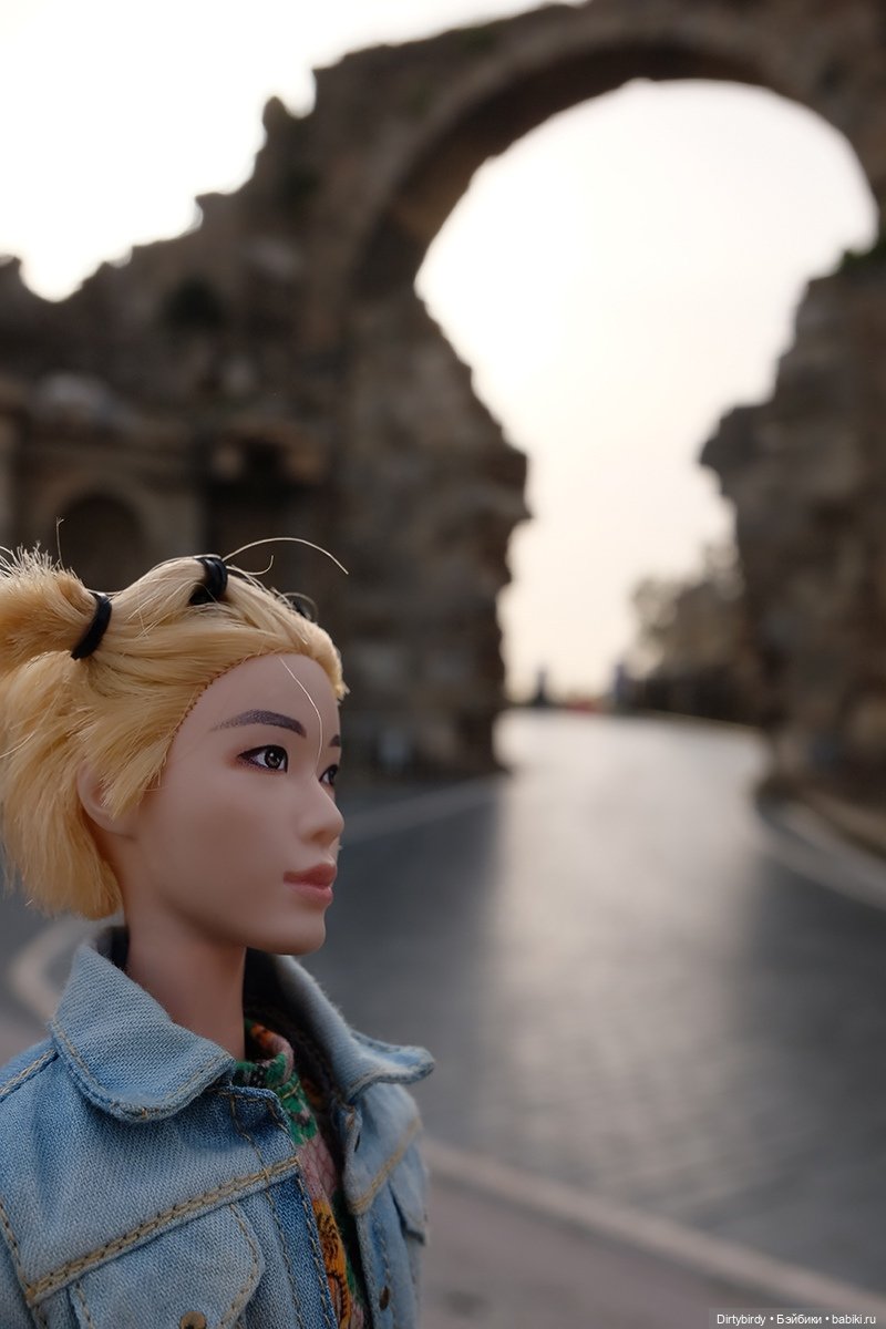 И потом, на развалинах часовни