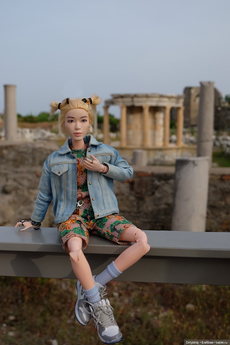 И потом, на развалинах часовни