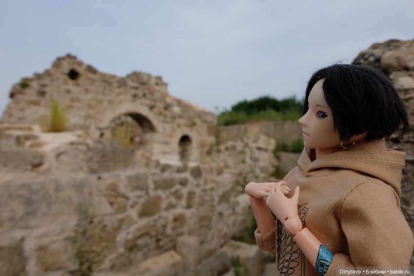 И потом, на развалинах часовни (фото 9)