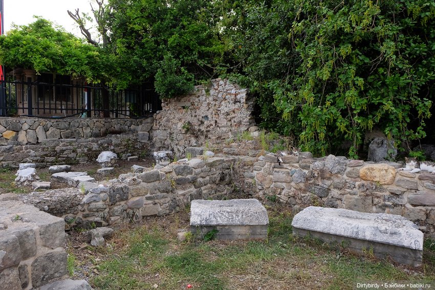 И потом, на развалинах часовни (фото 7)