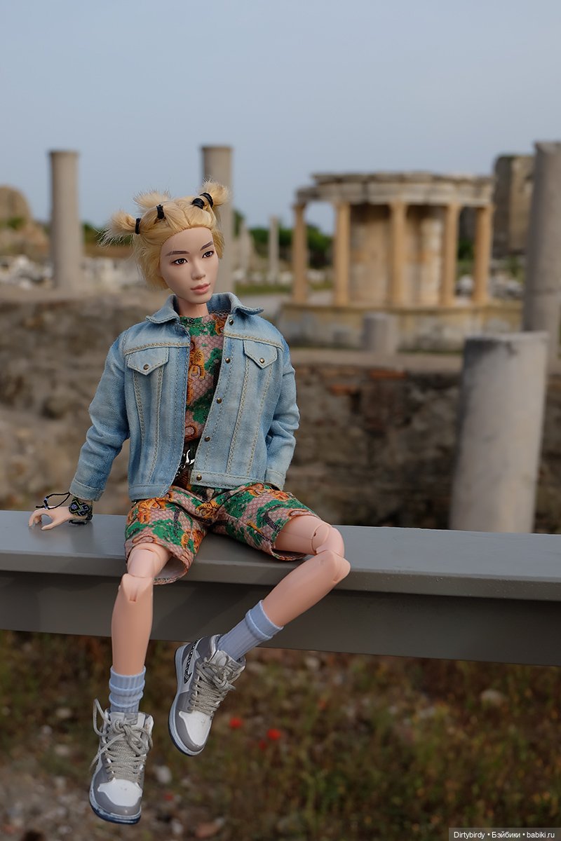 И потом, на развалинах часовни