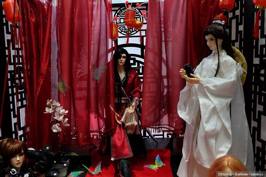 Чем занимаются наши куклы пока мы ходим по Доллскар (фото 10)