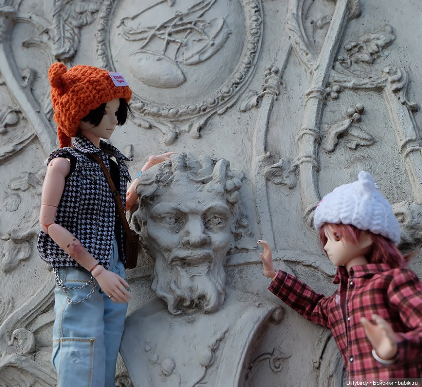 А сфоткайте нас вот здесь... и вот там... и еще тут