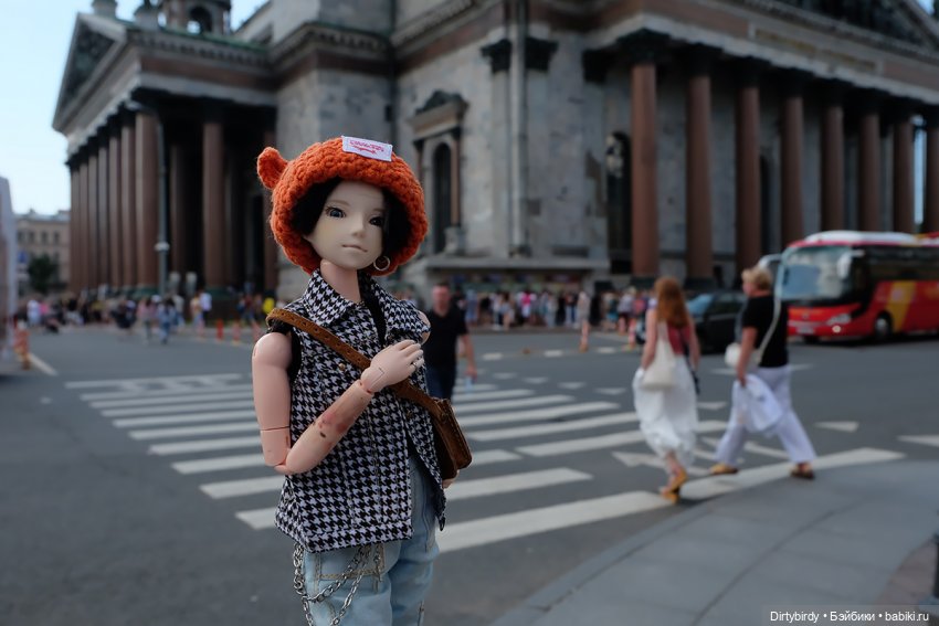 А сфоткайте нас вот здесь... и вот там... и еще тут