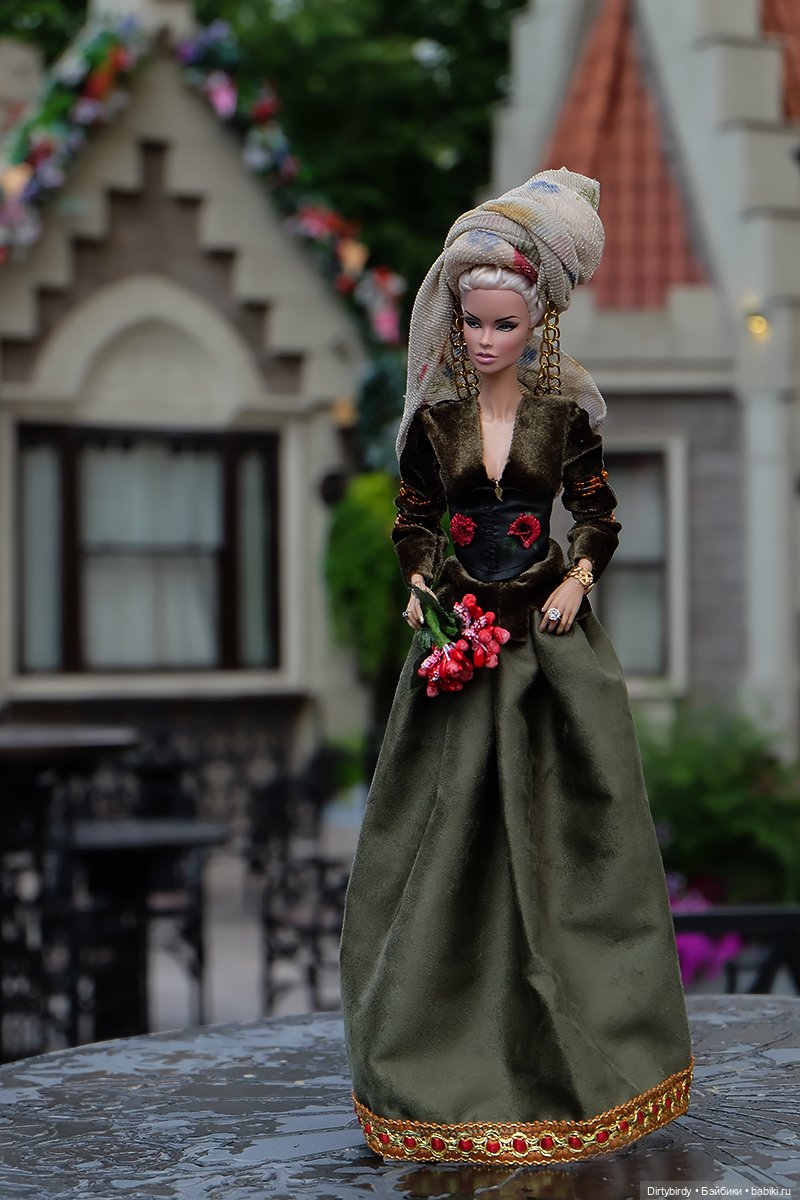 От королевы герцогине приглашенье на... Ландсхут '24