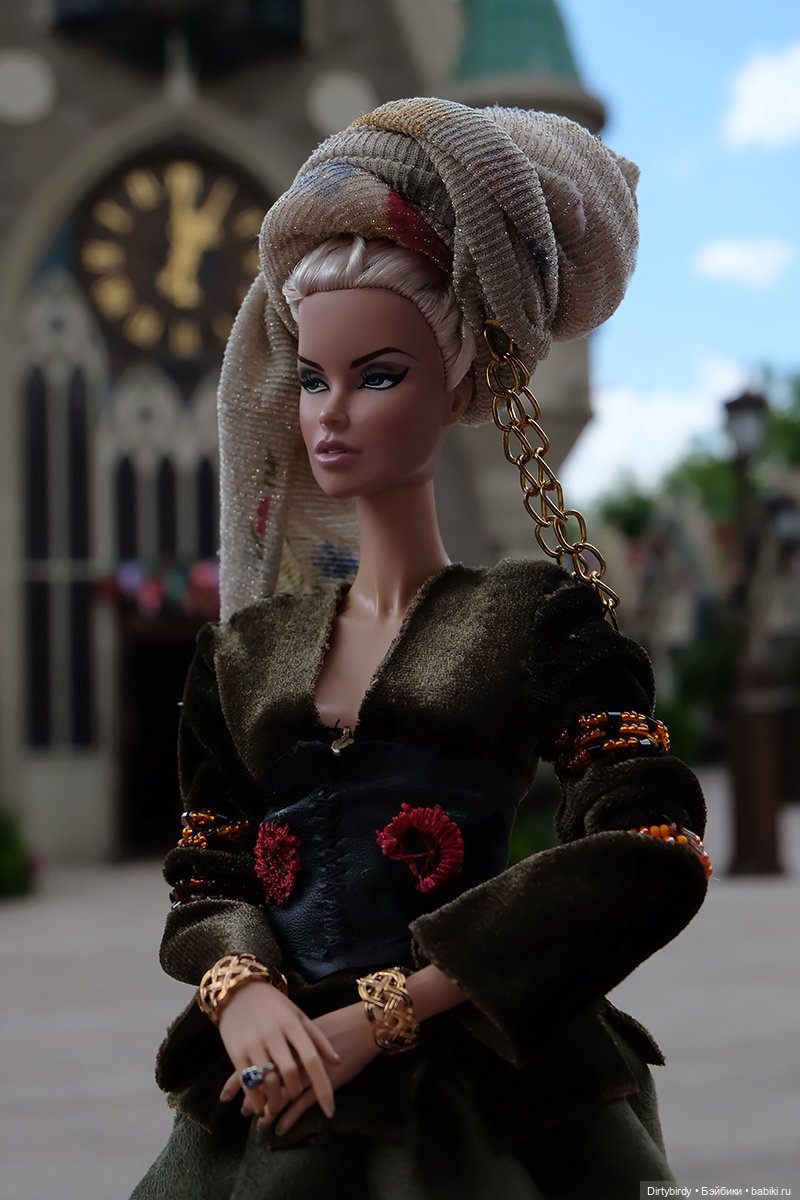 От королевы герцогине приглашенье на... Ландсхут '24