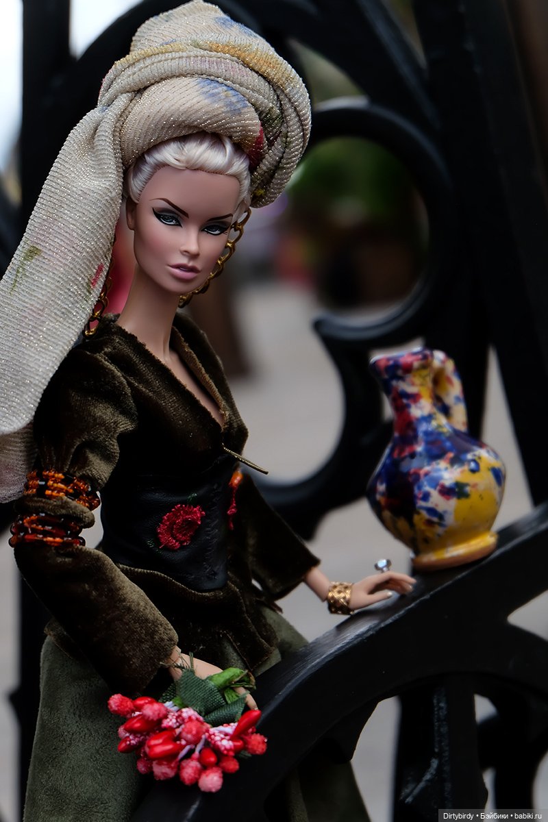 От королевы герцогине приглашенье на... Ландсхут '24