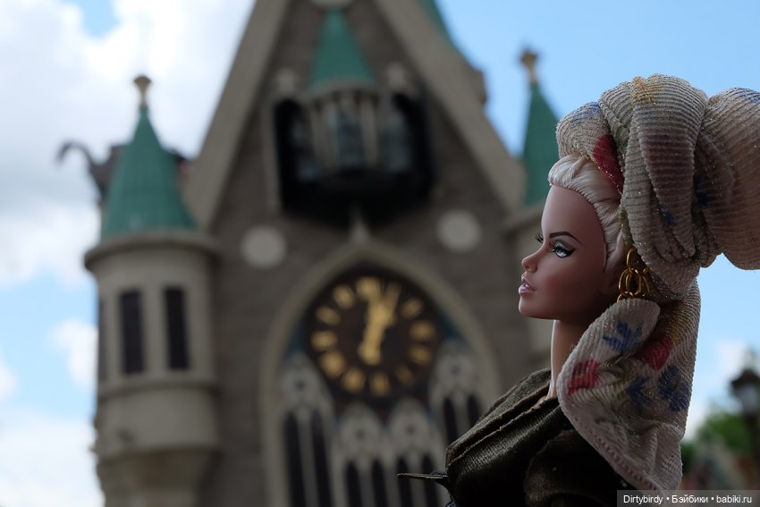 От королевы герцогине приглашенье на... Ландсхут '24