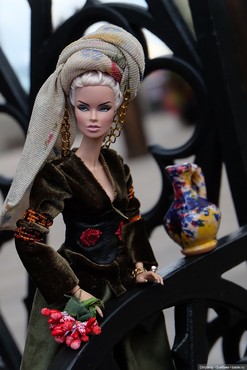 От королевы герцогине приглашенье на... Ландсхут '24