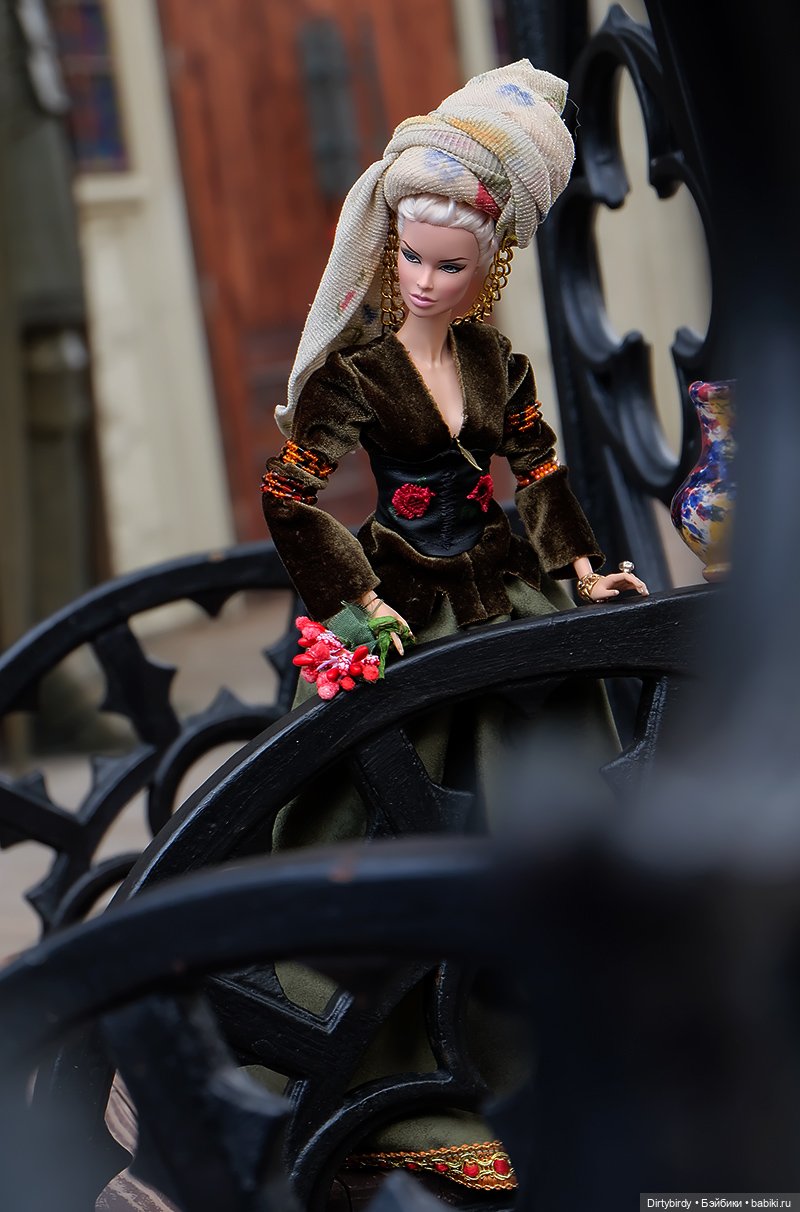 От королевы герцогине приглашенье на... Ландсхут '24