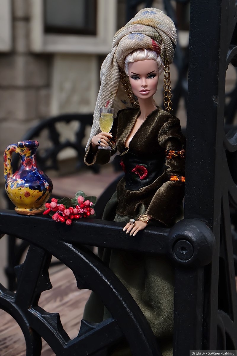 От королевы герцогине приглашенье на... Ландсхут '24