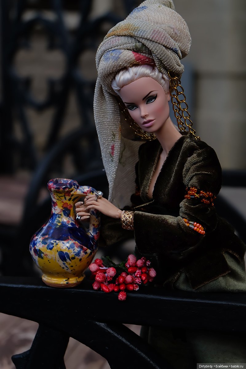 От королевы герцогине приглашенье на... Ландсхут '24