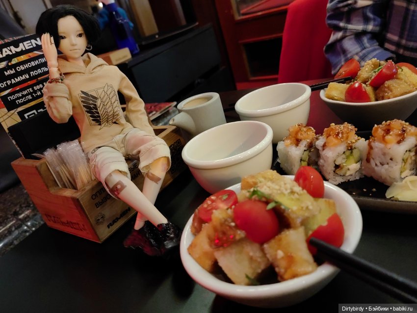 Ешь ананасы, рябчиков жуй