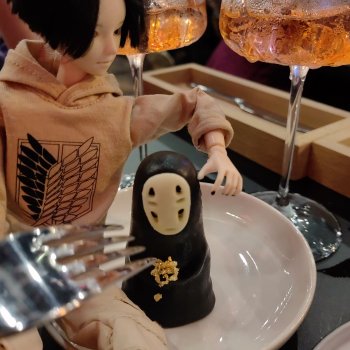 Ешь ананасы, рябчиков жуй