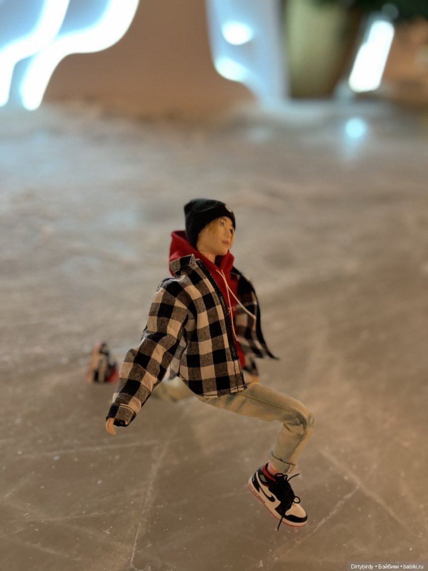 Небольшой променад с Феликсом Обитсу