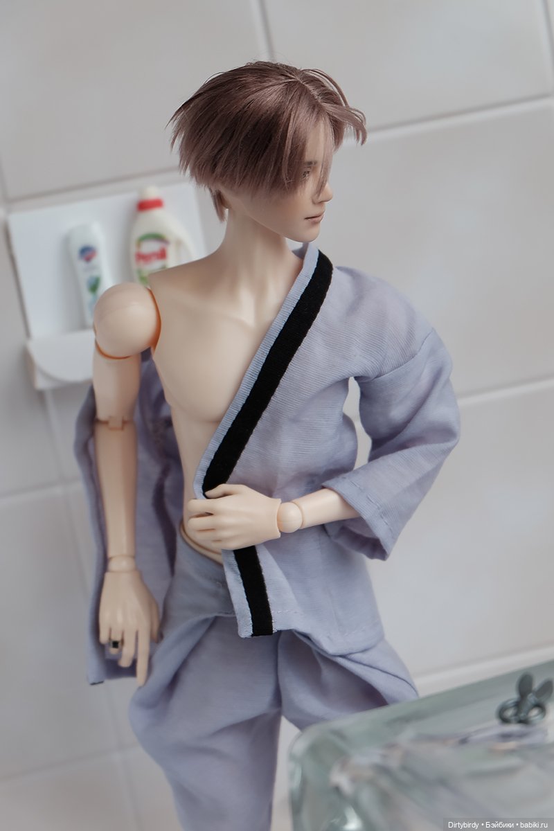 Главное, не забыть сделать вид, что ты смущаешься