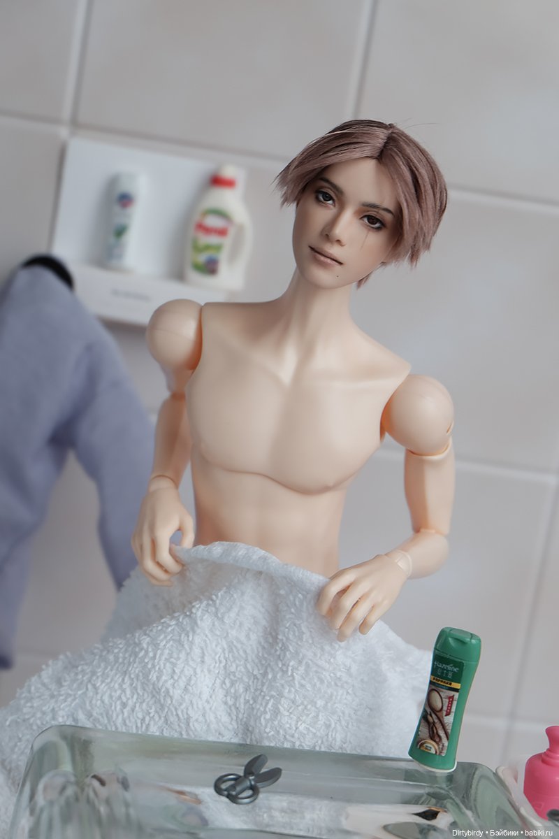 Главное, не забыть сделать вид, что ты смущаешься