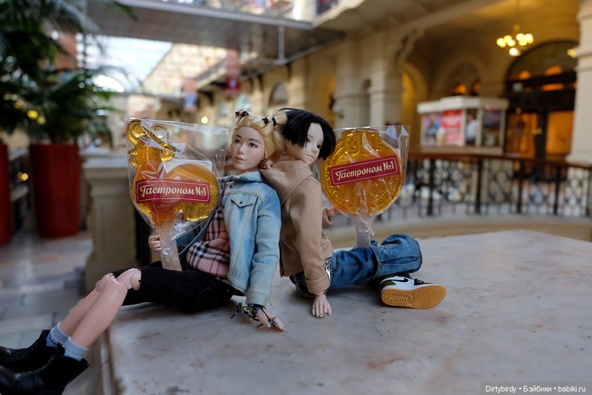 Если нас спросят почему мы дружим и где познакомились