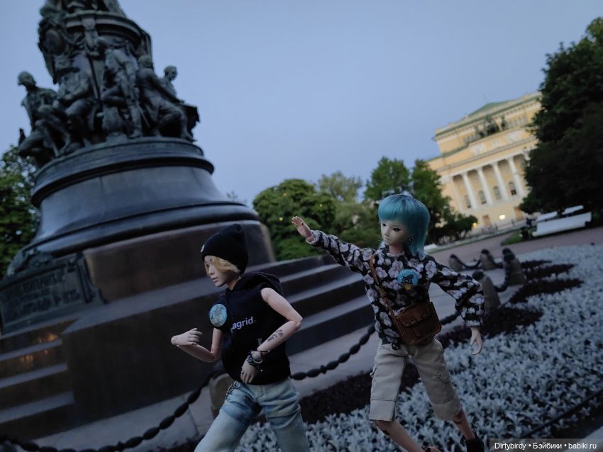 Белые ночи. Очередной очерк о путешествии придурков из общаги в Санкт-Петербург. 🏙