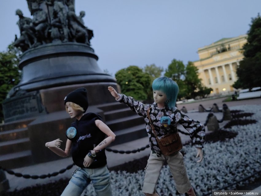 Белые ночи. Очередной очерк о путешествии придурков из общаги в Санкт-Петербург. 🏙