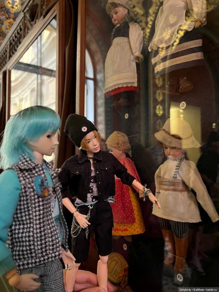 Петербург с Феликсом и Ёнджуном. Экскурсия в академию Штиглица и дружеские встречи