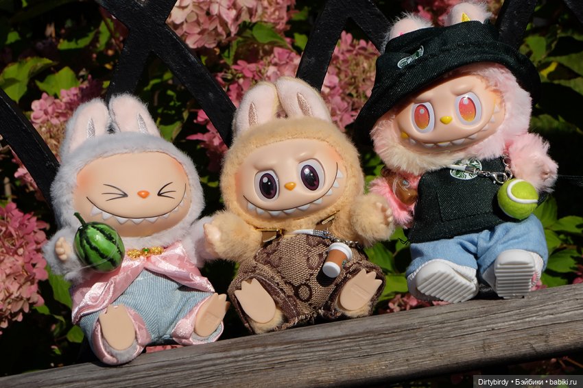 Третий пошёл. Небольшой променад с лабубами