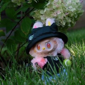 Третий пошёл. Небольшой променад с лабубами.