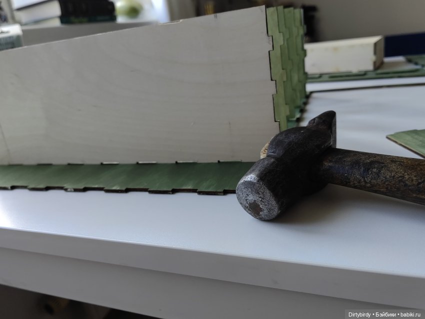 Там где идёт строительство или подвешен груз или Как я собирала уголок с окном (фото 10)