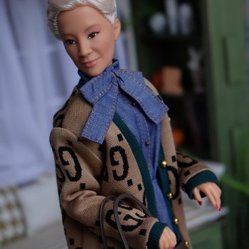 Не мадам Моррибл, а ....Гуччи-бабушка.