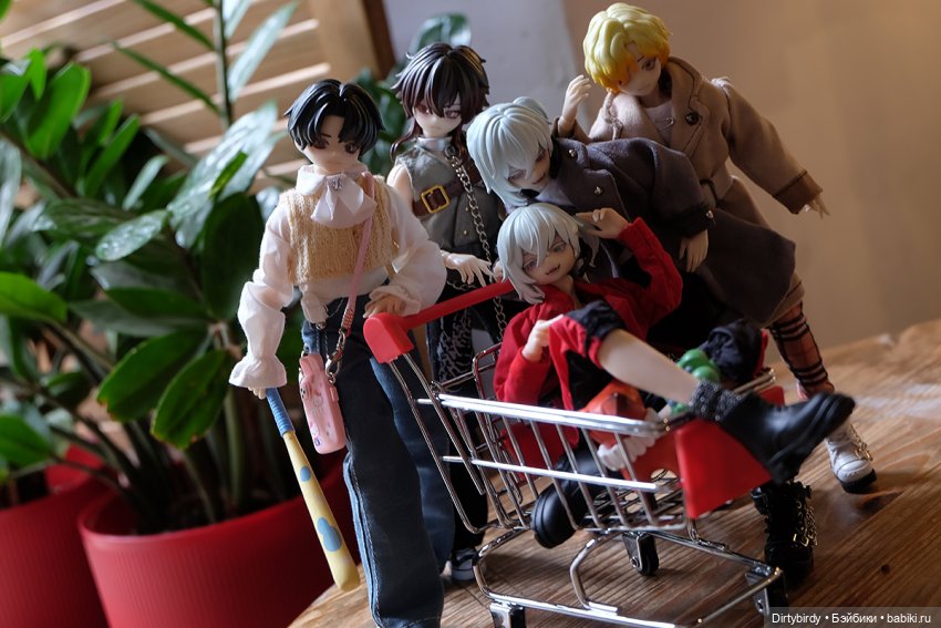 Когда уронили действительно всё. Очередная встреча участников шоу "Дебютируй или умри" (фото 4)