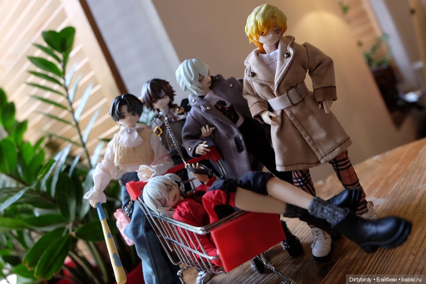 Когда уронили действительно всё. Очередная встреча участников шоу "Дебютируй или умри" (фото 9)