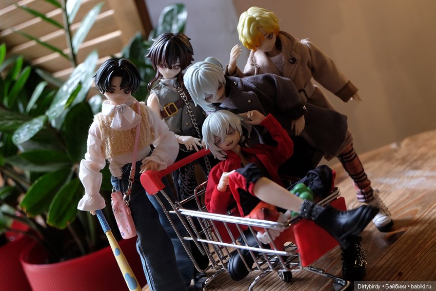 Когда уронили действительно всё. Очередная встреча участников шоу "Дебютируй или умри" (фото 5)