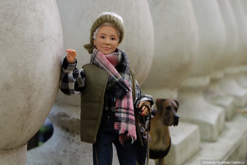 Осень в Москве. Прогулка с собакой у высотки на Котельнической.🍁🍂🐕🏙 (фото 8)