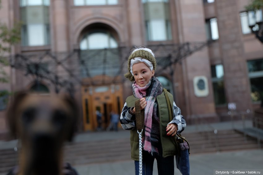 Осень в Москве. Прогулка с собакой у высотки на Котельнической.🍁🍂🐕🏙
