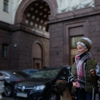 Осень в Москве. Прогулка с собакой у высотки на Котельнической.🍁🍂🐕🏙
