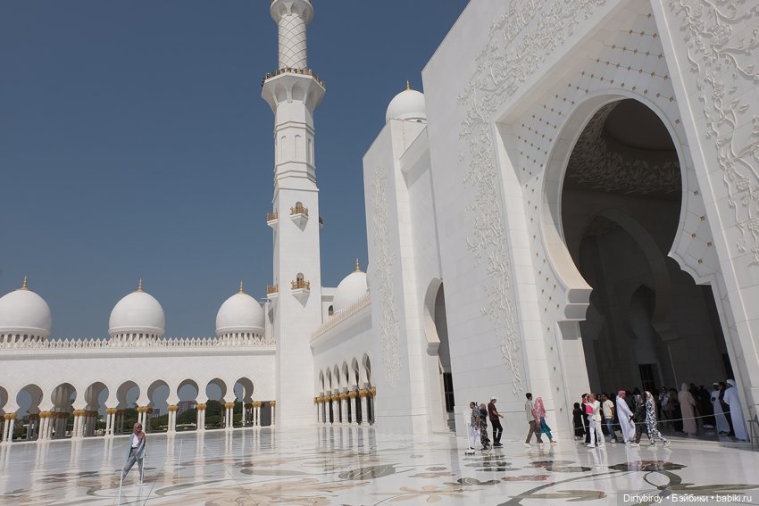 Тени мечети в Абу-Даби, Сваровски и плюшевый шейх (фото 9)