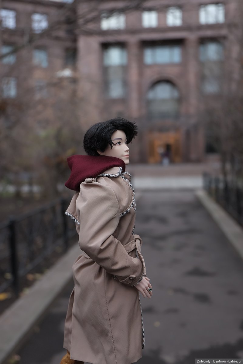 У подъезда — Куклы BTS (БТС) от Mattel: K